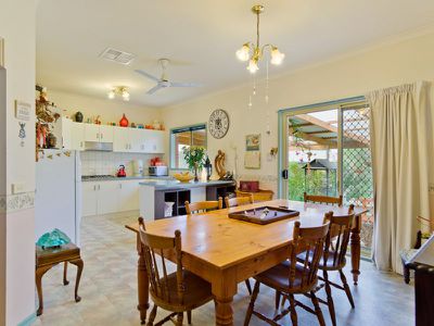 28 Eureka Street, Chewton