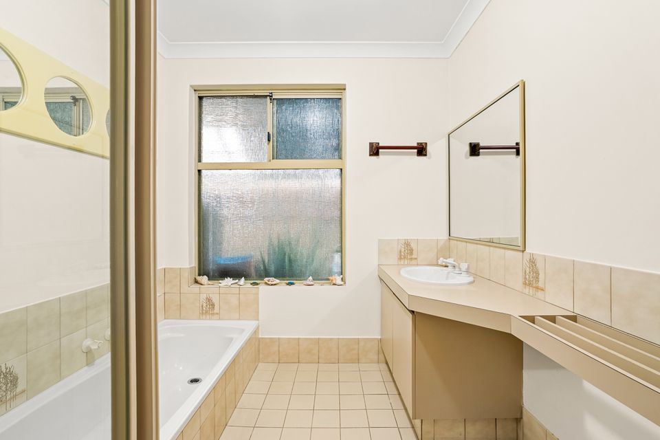19 Conway Loop, Waikiki