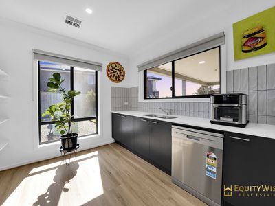 5 Palette Street, Mambourin