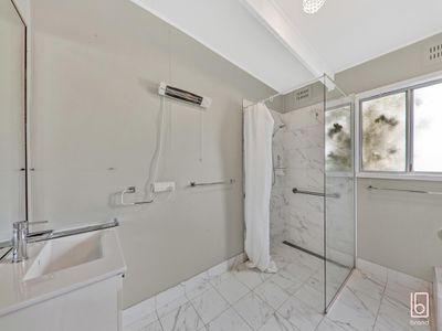 33 Hughes Avenue, Kanwal