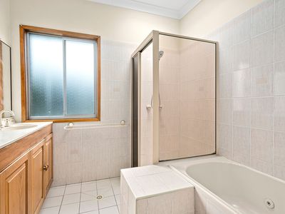 14 The Boulevarde, Oak Flats