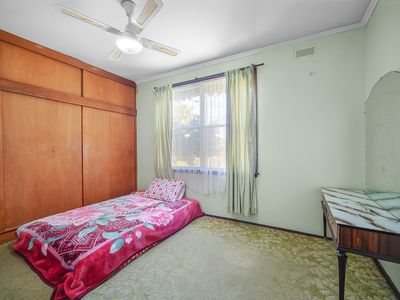 10 Centenary Crescent, Werribee