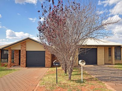 8A & 8B Thornett Place, Dubbo