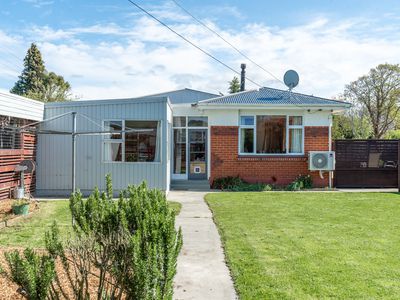 17 Constitution Avenue, Milton