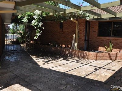 33 Chifley Drive, Dubbo