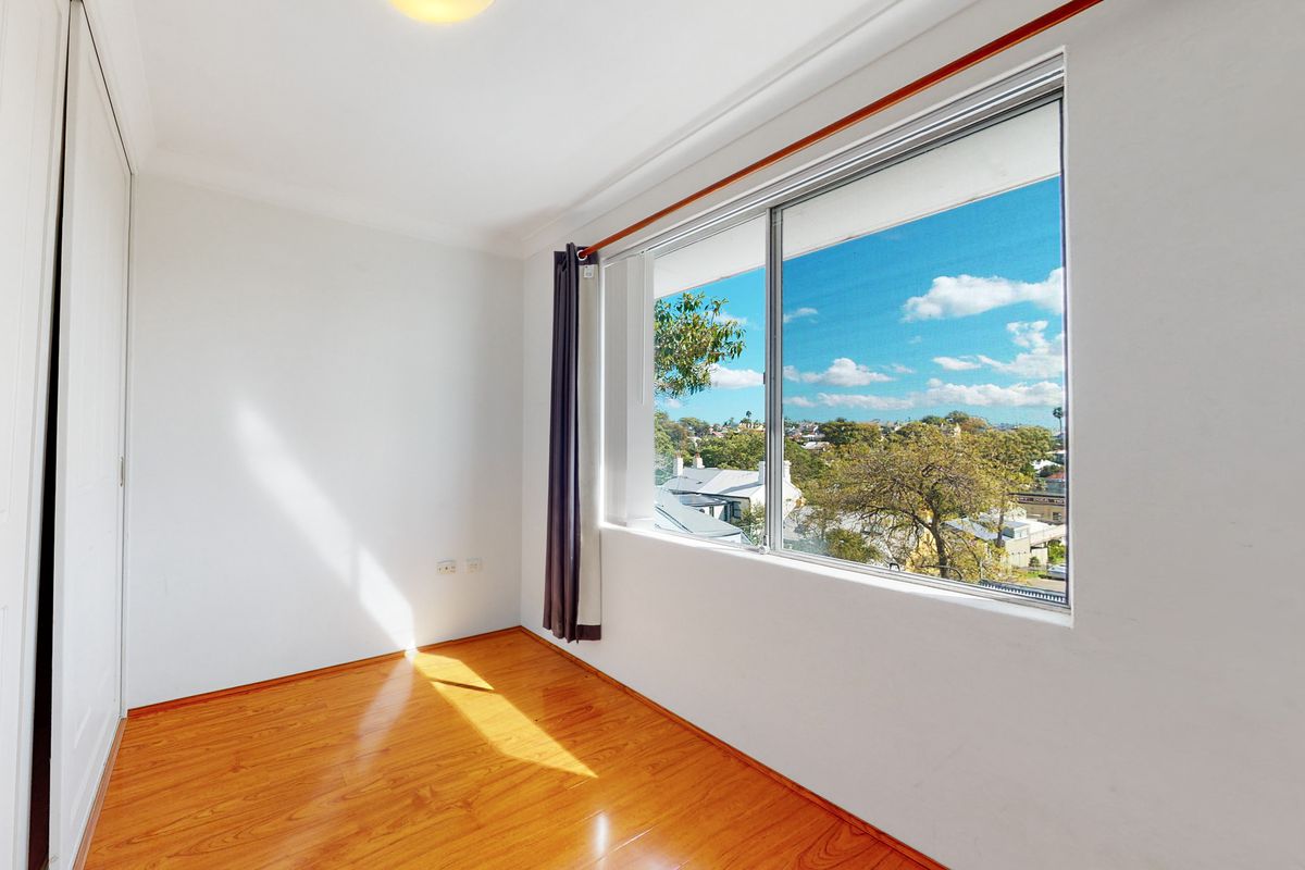 11 / 8 Thames Street, Balmain