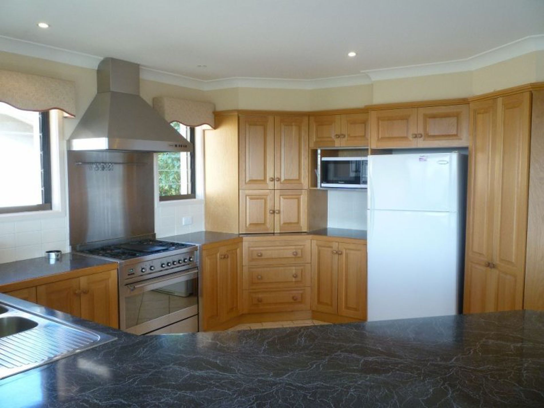 40 Seaview Street, Mollymook