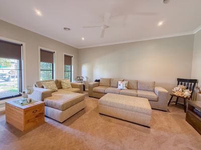 8 Merit Crescent, Swan Hill