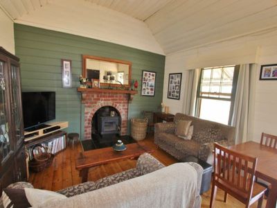30 North Creek Road, Merton