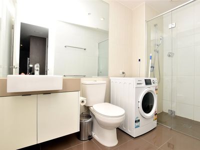 2711 / 151 City Road, Southbank