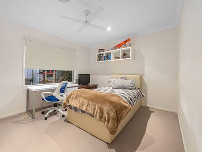 34 Izzies Place, Wakerley