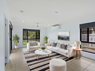 9 Wyndham Cct, Holmview