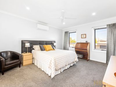 73 Mardon Drive, Horsham