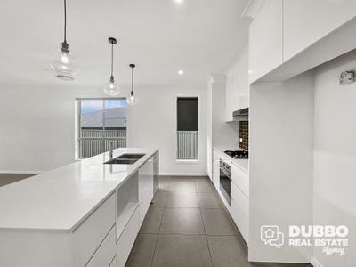 13 Current Court, Dubbo