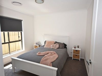 42B Keswick Parkway, Dubbo