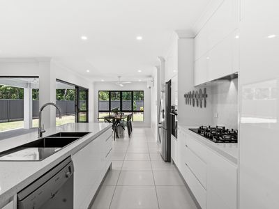 4  Horseshoe Court, Clifton Beach