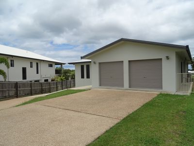 16 Silk Road, Bowen