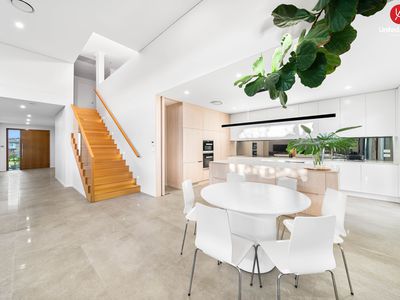 32 Jenkinson Drive, Elizabeth Hills
