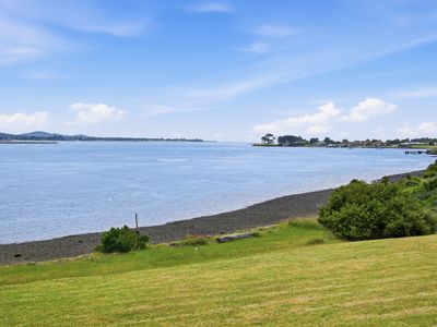 8 River Leads Drive, George Town