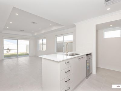10 Strickland Parade, Eglinton