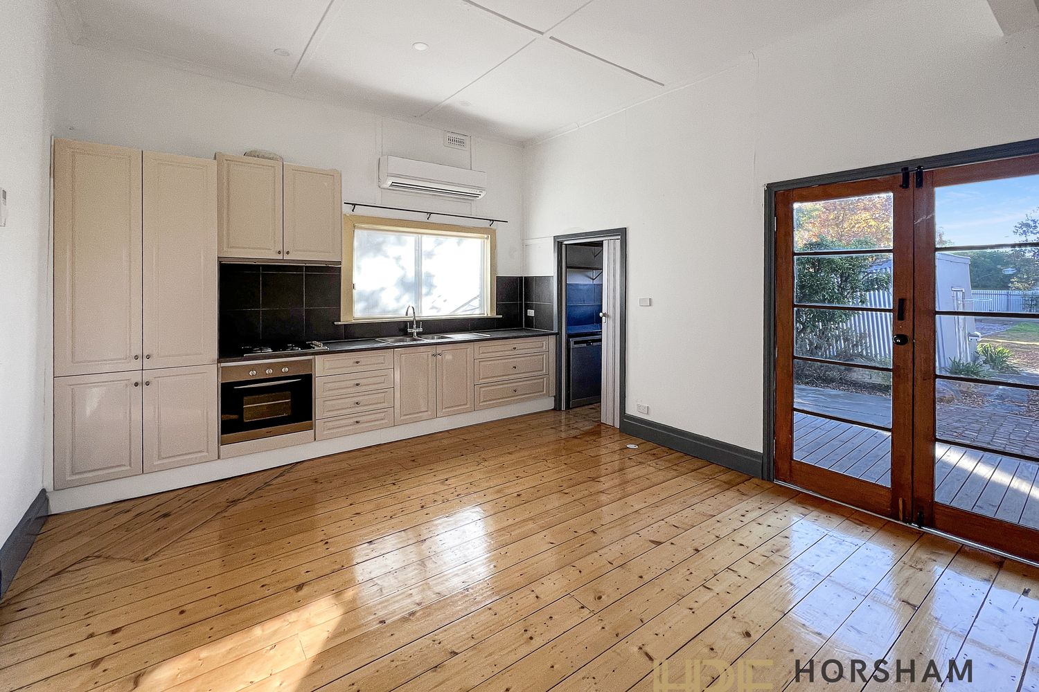 28 Albert Street, Horsham
