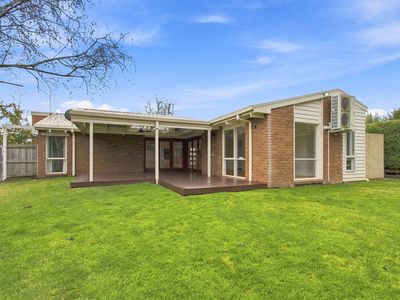 9 Yvette Close, Sale