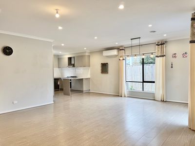 113 Holyoake Parade, Manor Lakes