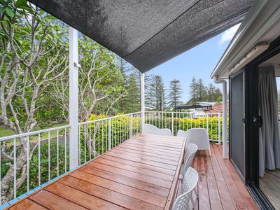 10 Gordon Avenue, Black Head