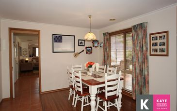 21 Grange Circuit, Beaconsfield