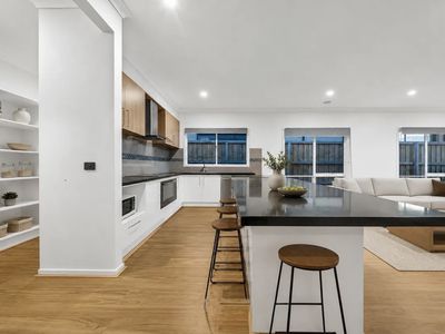 8 Guling Rise, Clyde North