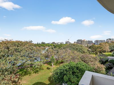 27 / 112 - 118 Oxlade Drive, New Farm