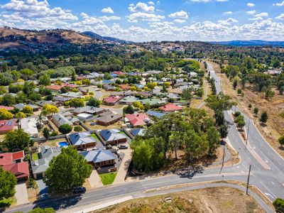 2 / 1 CASTLE CREEK ROAD, Wodonga