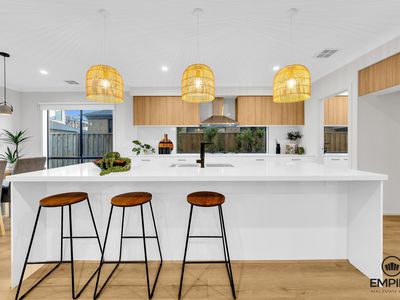 6 Nocturne Avenue, Clyde