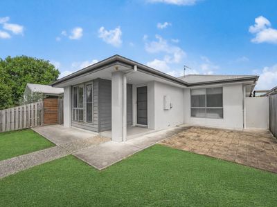 7 Ron Grant Lane, Caboolture South