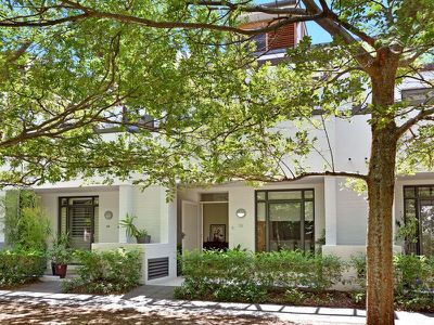 25 / 9-19 Myrtle Street, Botany