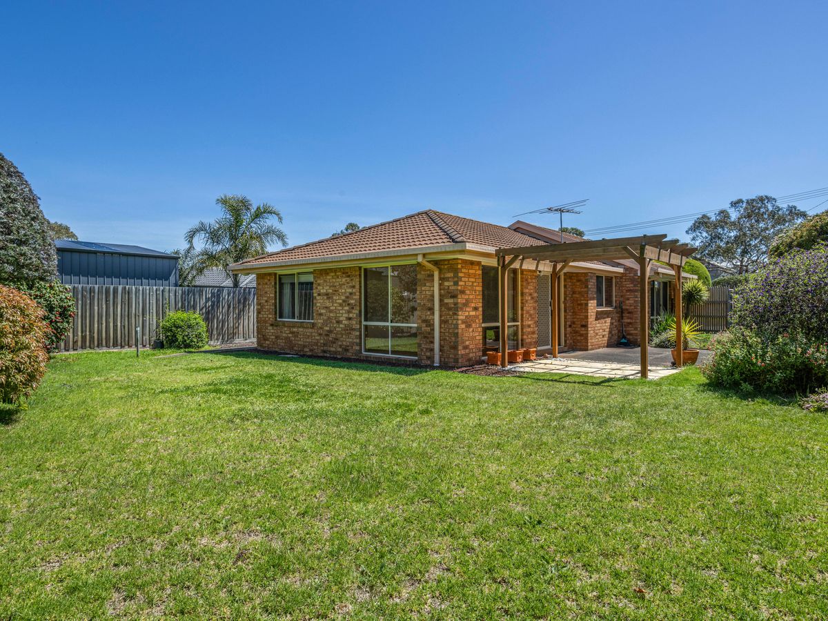 8 Carol St, Mornington