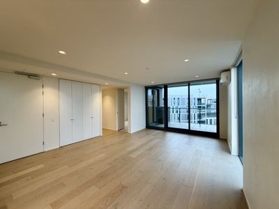 604 / 8E Evergreen Mews, Armadale
