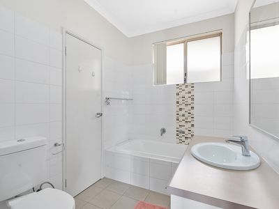 5 / 9 Barfield Road, Hammond Park