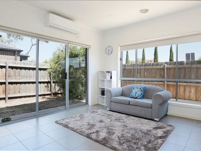 2 / 15 Cottrell Street, Werribee