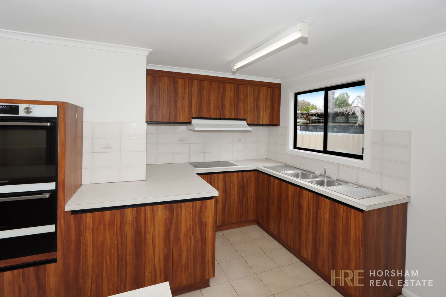 6 Railway Avenue, Horsham