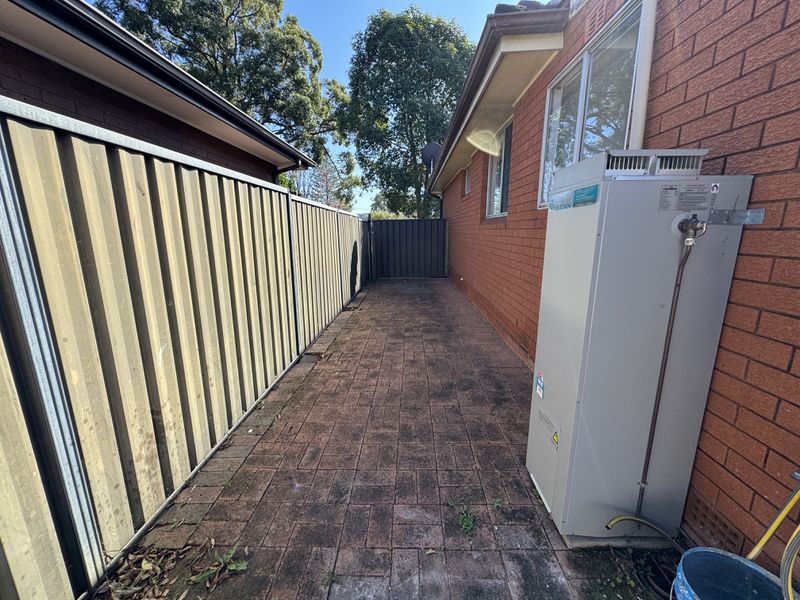 11 Dredge Avenue, Moorebank
