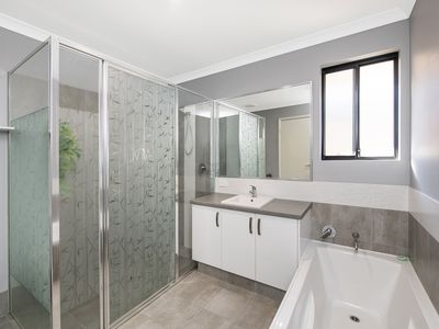 3 Luminous Boulevard, Bennett Springs