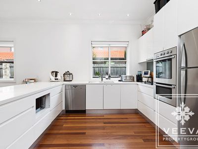 1A Bowman Street, Drummoyne