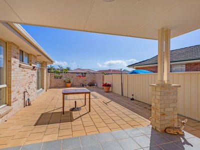 2 / 1 Robur Court, Tuncurry