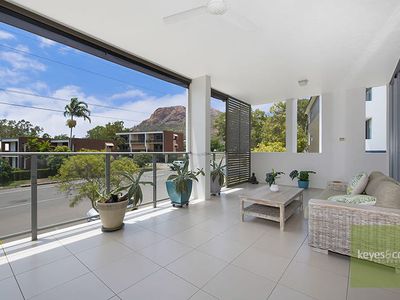50 / 28 Landsborough Street, North Ward