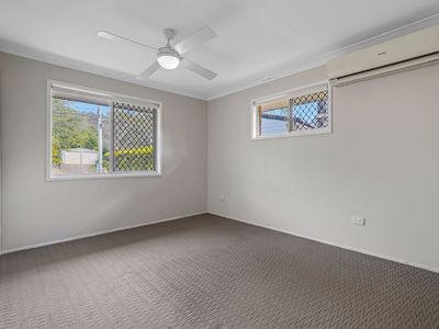 6 Essex Court, Bellbird Park