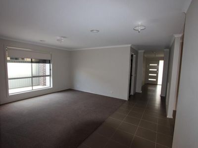 2 Grebe Court, Lara