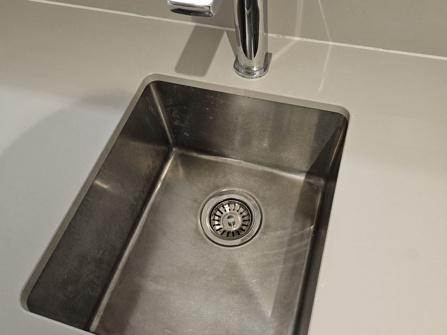 1908 / 81 A'Beckett Street, Melbourne