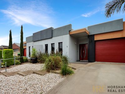 1 / 62 McTavish Boulevard, Horsham
