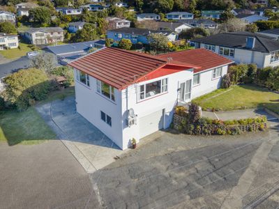33A Saint Edmund Crescent, Tawa